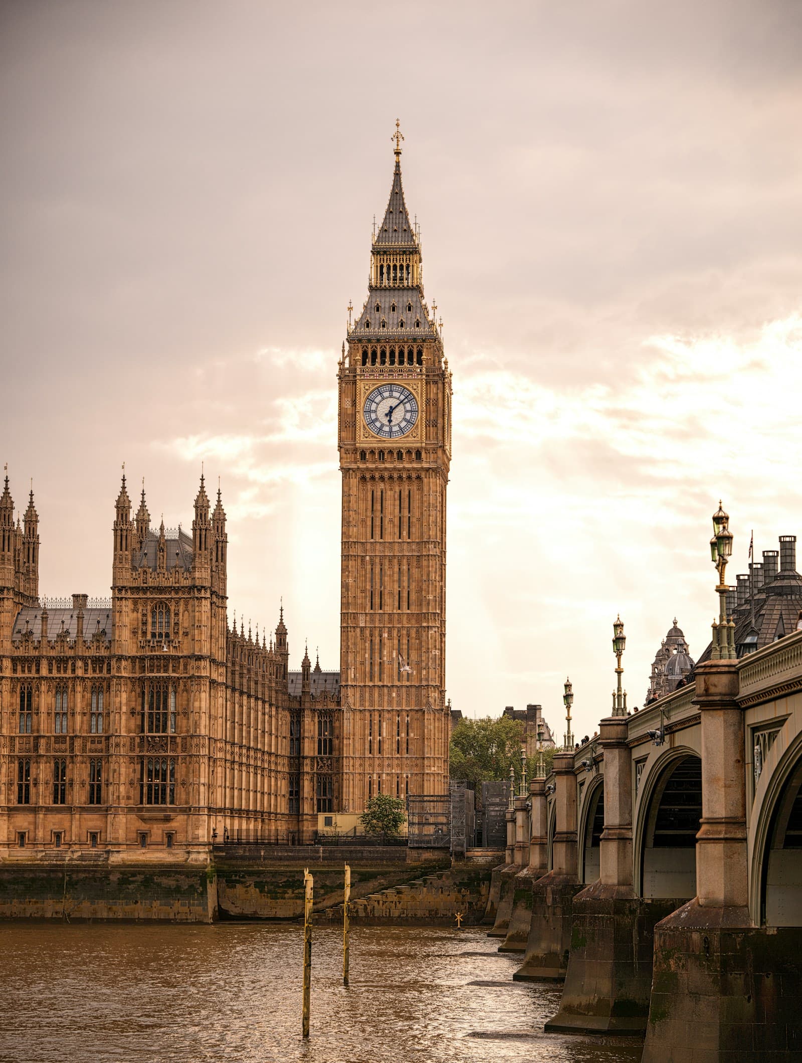 Elizabeth Tower and the Houses of Parliament, London